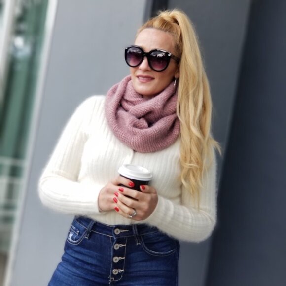 So soft blush pink scarf - Picture 3 of 5